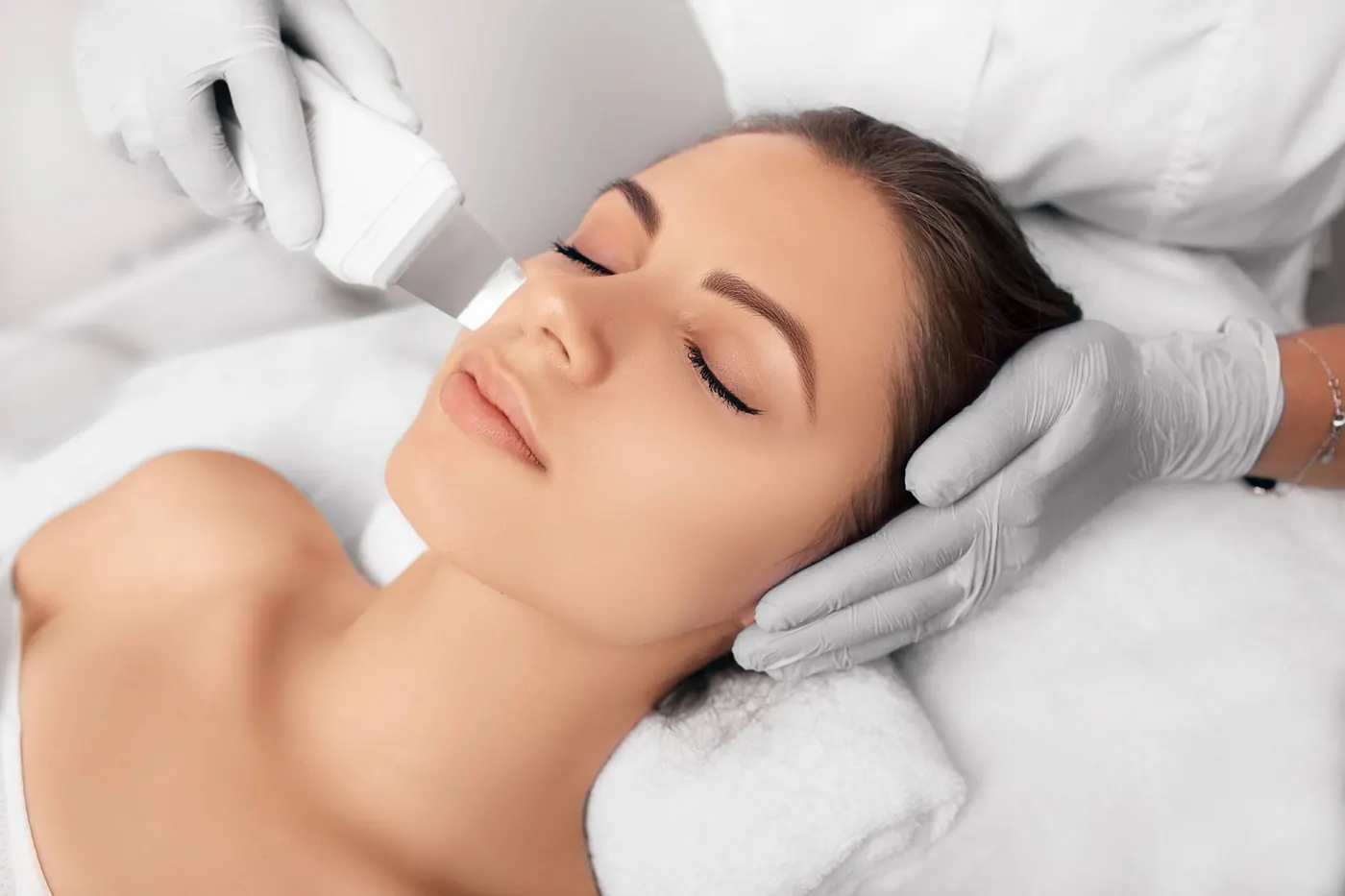 Deluxe Gesichtsbehandlung mit Ultraschall-Peeling