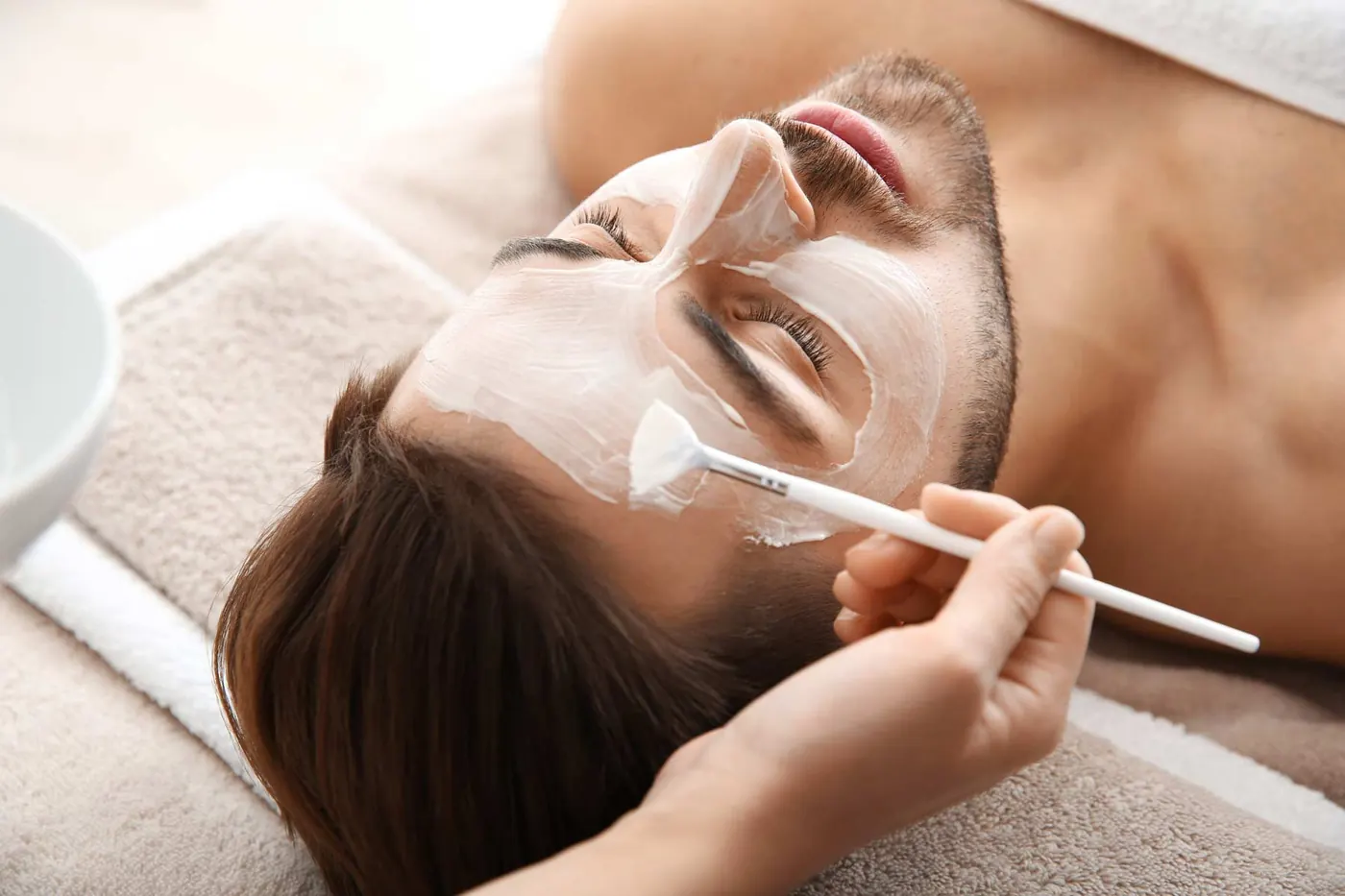 Forming Enzyme Facial – Maske wird aufgetragen